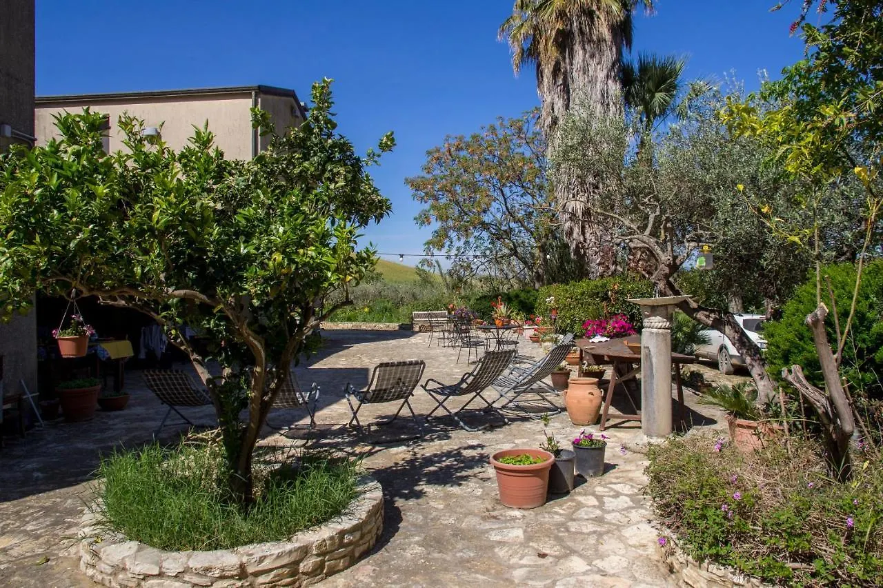 Agriturismo Tarantola Alcamo Bauernhof
