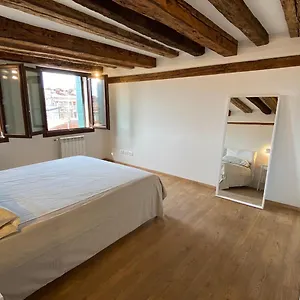 Rooftop 3999 Venice
