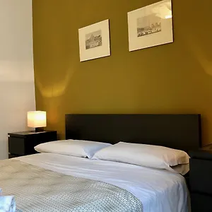 Monti Friendly House , Rome Italie